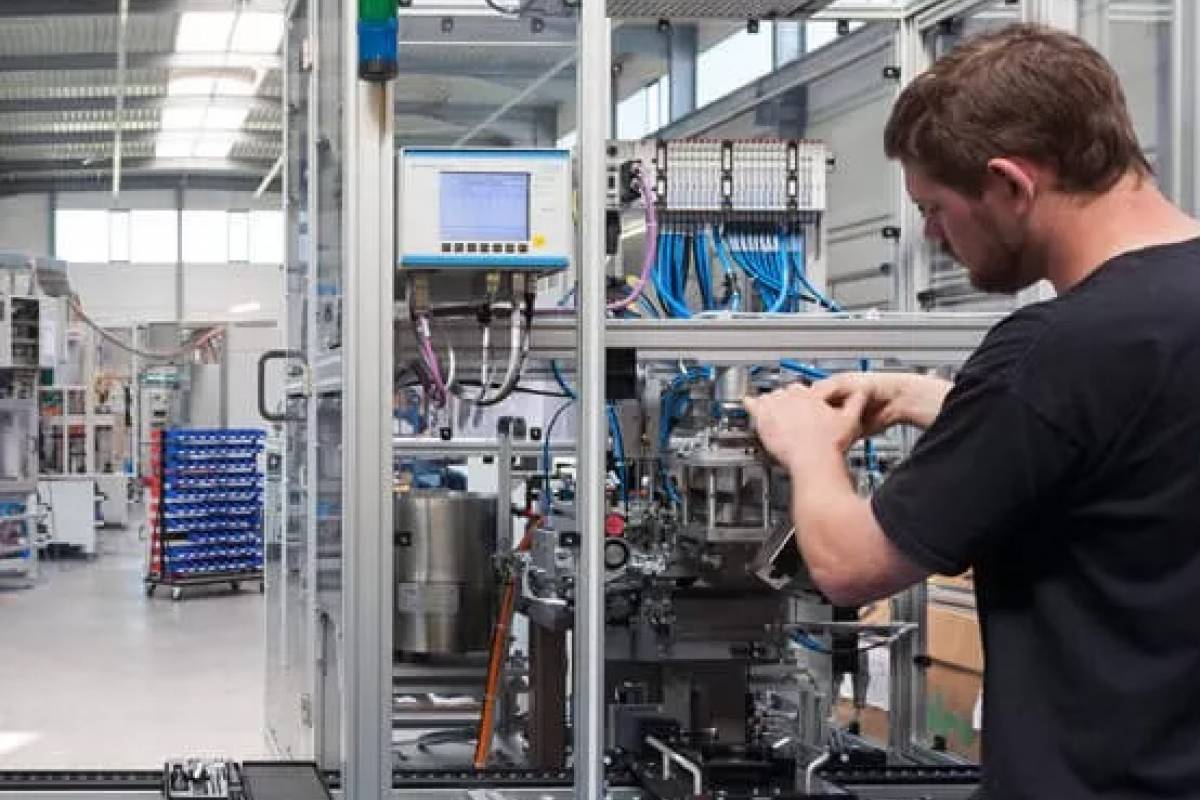 Hybrid assembly systems Cover