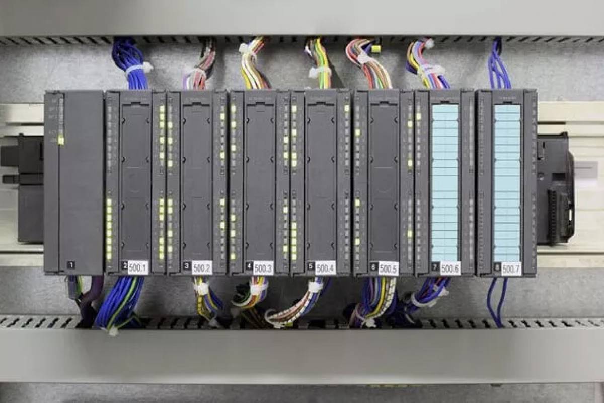 Programmable logic controllers in automation technology Cover