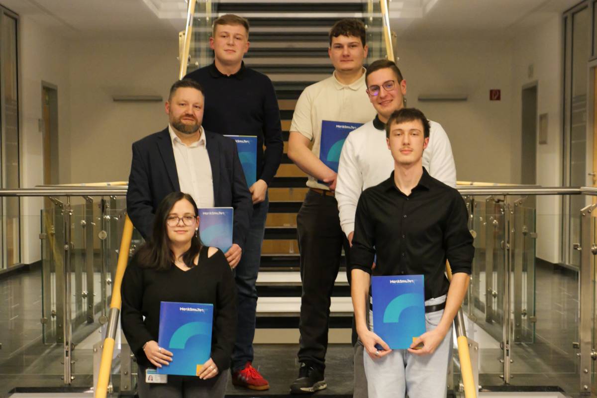 Feierliche Zeugnisübergabe an Ausbildungsjahrgang 2022 Cover